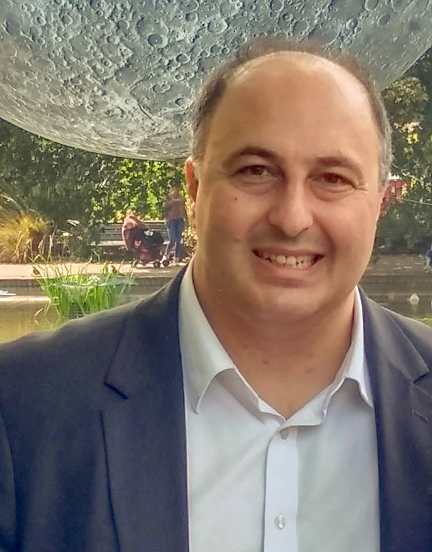 Dr Stephanos Avakian